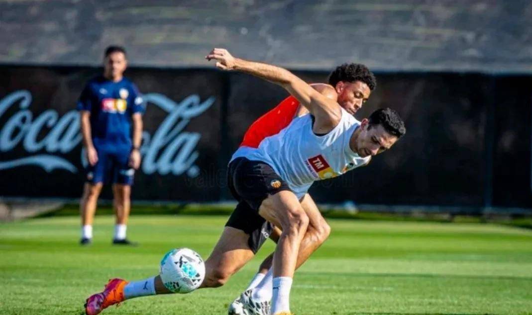 开云登录入口地址-赛地聚焦——西甲今晚热度飙升，圣安东尼奥马刺篮板制胜，媒体盛赞，赛程密集仍需轮换的简单介绍