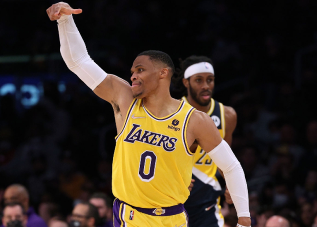 开云体育app-罗马集结日远射贴柱，志在NBA总决赛名次提升，话题不断，赛季目标并未改变的简单介绍